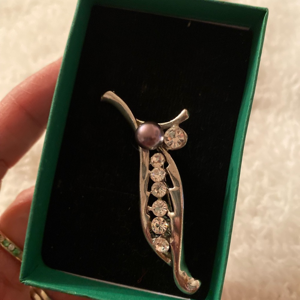 $5/Brooches Lapel Pin Nature Pearl and Rhinestones set in Silver Plate